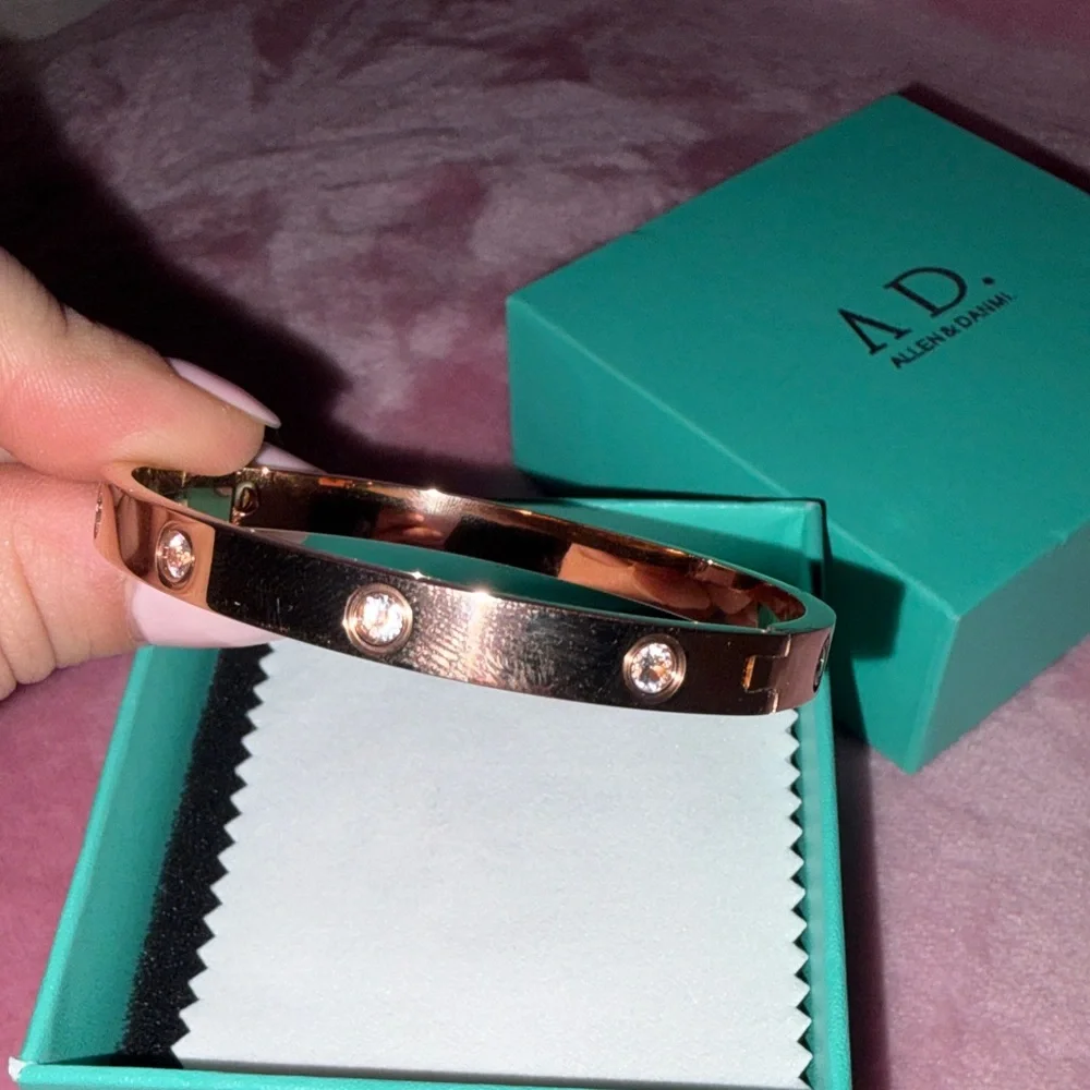 AD Allen & Danmi 18k Rose Gold Plated Love Bangle NWT - Picture 6 of 10
